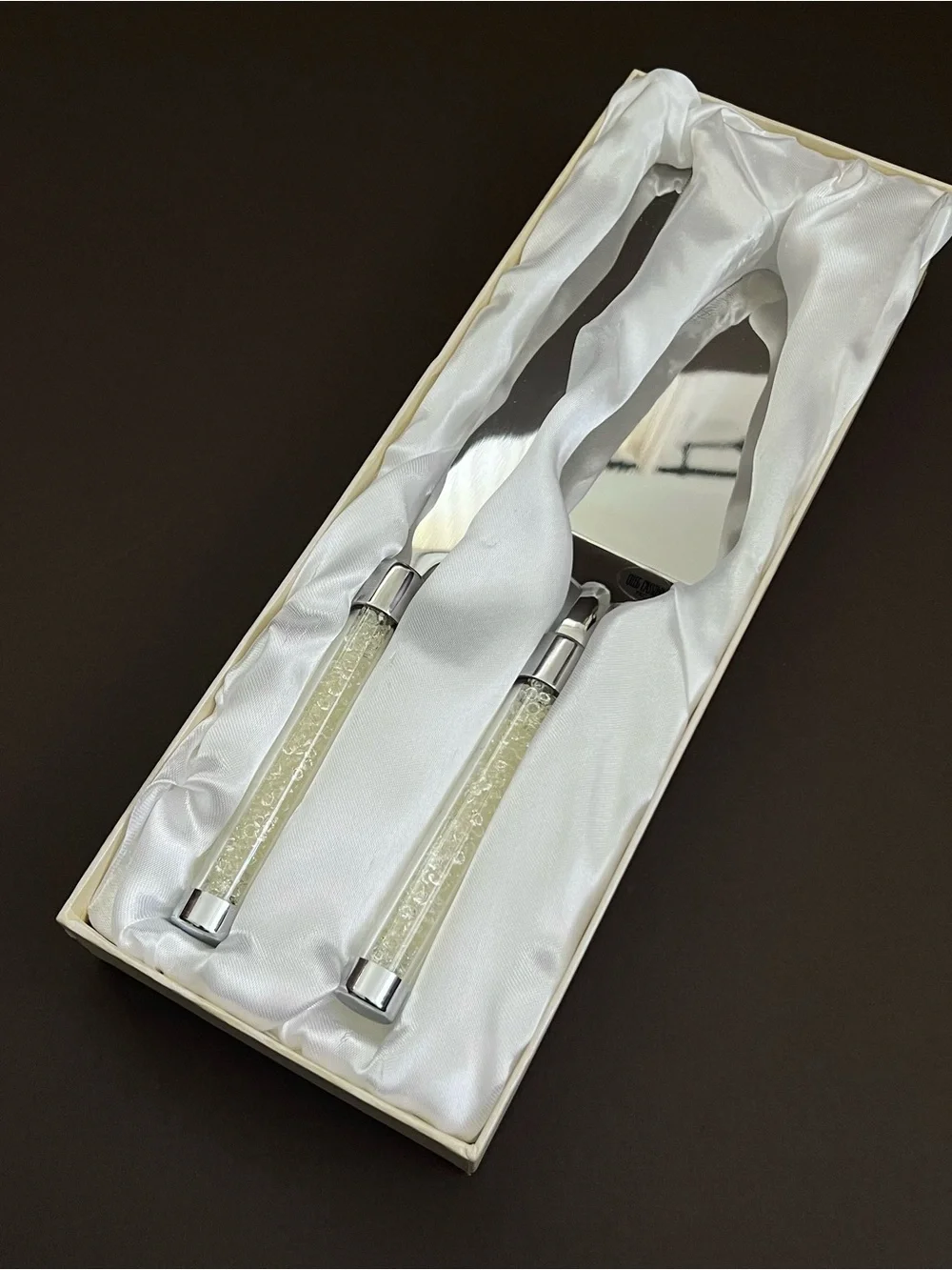 Oleg Cassini Crystal Handle Wedding Cake Serving Set